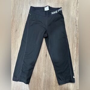 Nike Pro Women’s Black Dri-FIT Capri Leggings